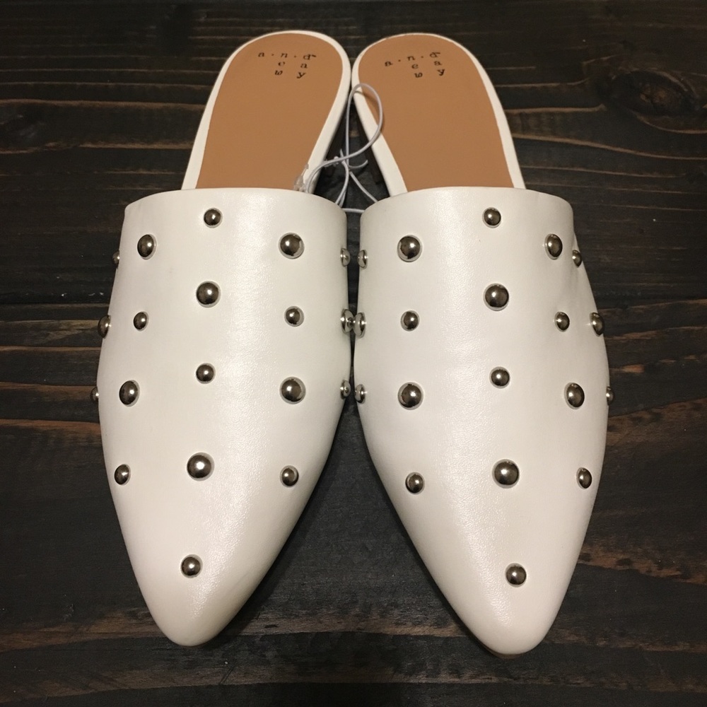 NWOT jeweled Mules